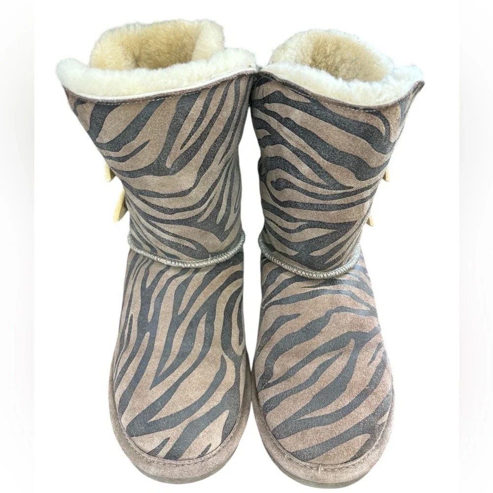 BEARPAW STRIPED LEATHER BOOTS, SIZE 7